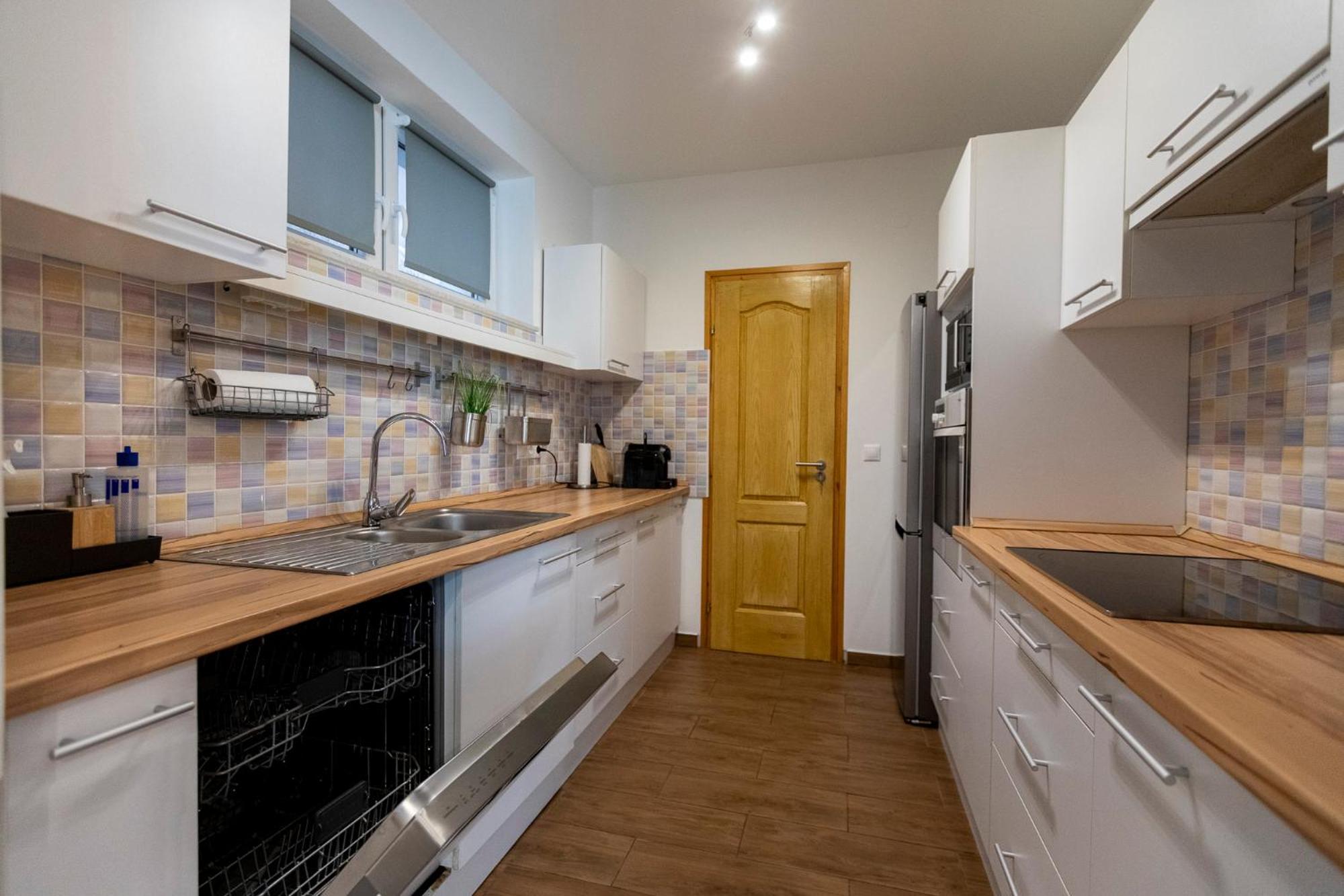 Park Apartman Sarrod Exterior photo