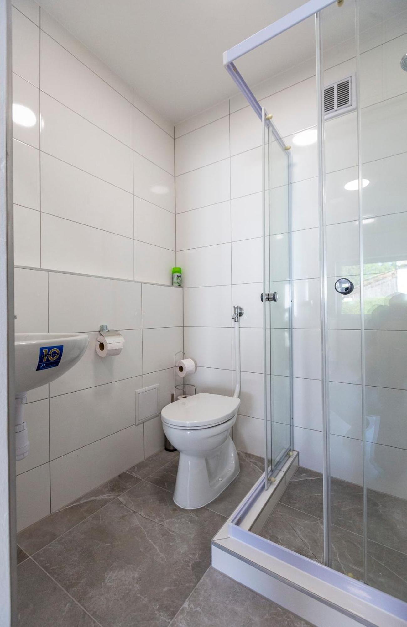Park Apartman Sarrod Exterior photo