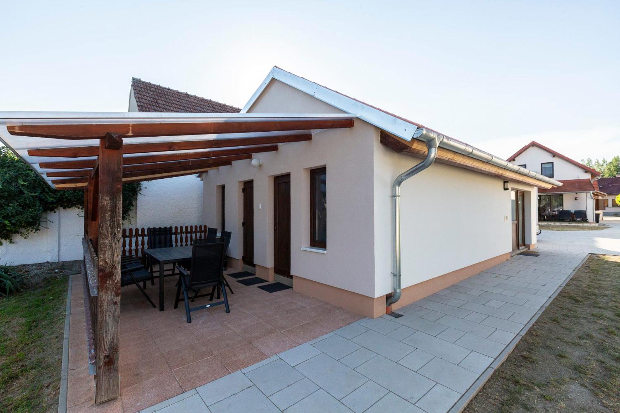 Park Apartman Sarrod Exterior photo